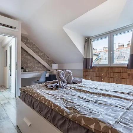 Appartement Cozy, 2 Bedrooms Next To New York Cafe Budapest