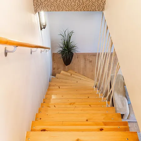 Cozy, 2 Bedrooms Next To New York Cafe Appartement *