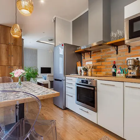 Cozy, 2 Bedrooms Next To New York Cafe Appartement *